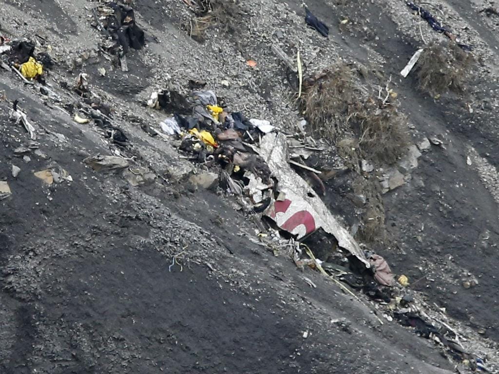 Destroços do A320 da Germanwings [Foto: EPA]
