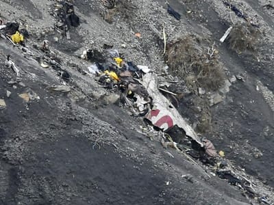 Germanwings: famílias das vítimas apresentam queixa contra escola de aviação da Lufthansa - TVI
