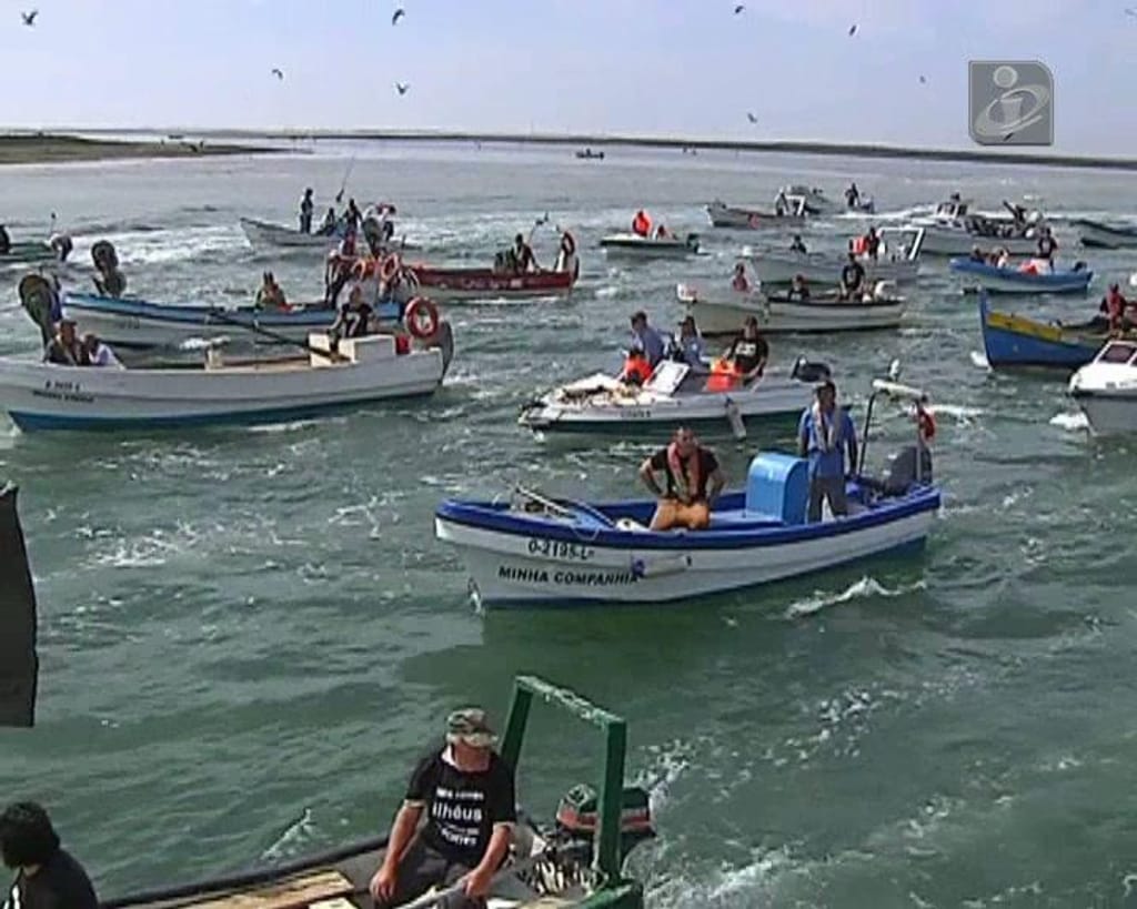 Duzentos barcos em protesto contra demolições na Ria Formosa