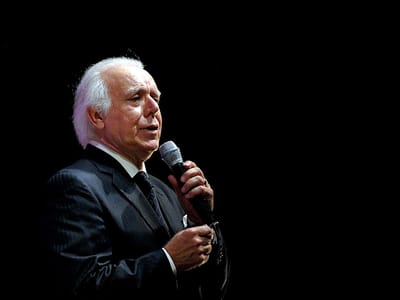 Carlos do Carmo diz adeus aos palcos aos 80 anos - TVI