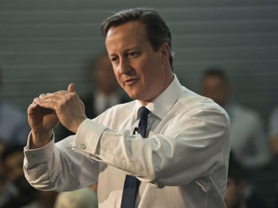 Cameron promete a quem ganha o salário mínimo que não vai pagar impostos - TVI