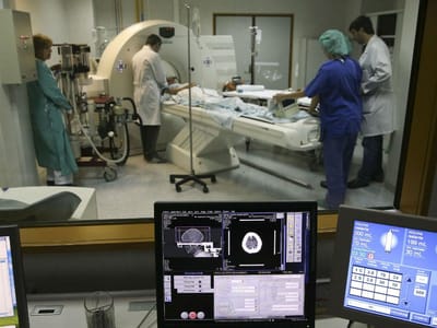 Médico faz cirurgia cerebral a paciente errado - TVI