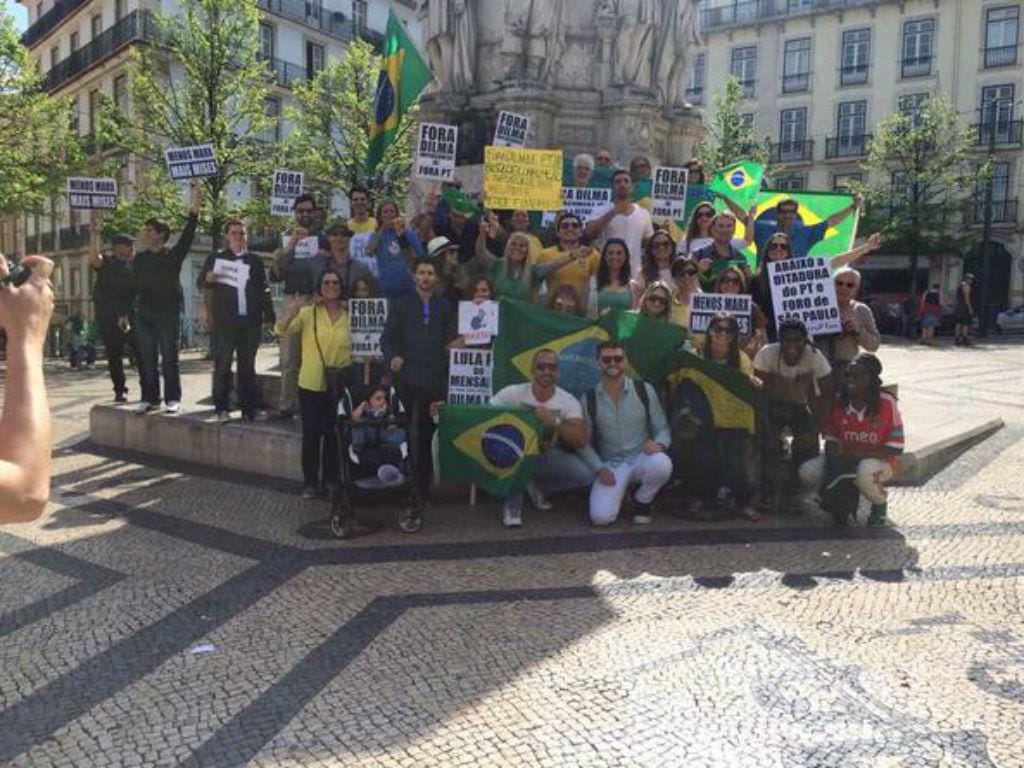 Brasileiros manifestam-se em Lisboa (Reprodução Twitter))