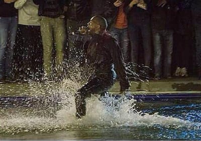 Kanye West tenta andar sobre a água durante concerto - TVI