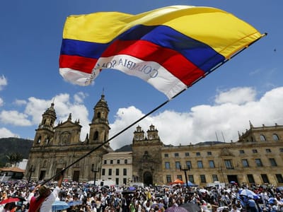 Colômbia pede libertação de menores recrutados pelas FARC - TVI