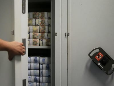 Défice desceu mais de mil milhões de euros - TVI