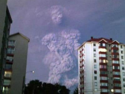 Figura humana surge nas cinzas do vulcão Calbuco - TVI