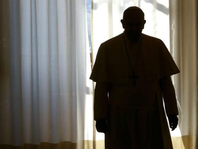 Papa diz que católicos que voltam a casar “não estão excomungados” - TVI