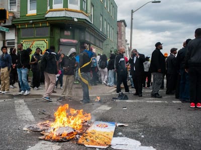 Baltimore: família de Freddy Gray apela a marcha pela paz - TVI