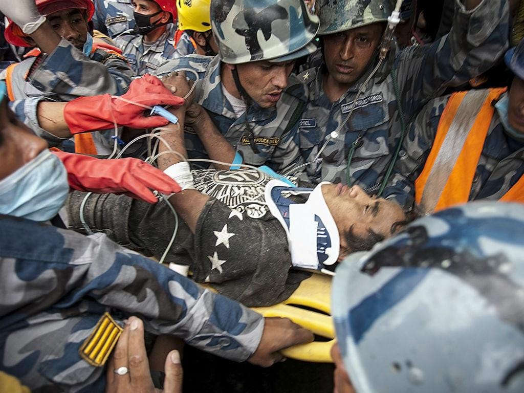Nepal: jovem de 15 anos resgatado com vida ao fim de cinco dias (EPA/HEMANTA SHRESTHA)