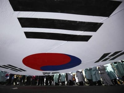 Coreia do Sul devolve restos mortais de chineses mortos na Guerra da Coreia - TVI