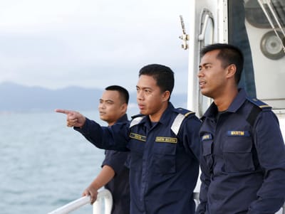Oito mortos e 20 desaparecidos em naufrágio na Malásia - TVI