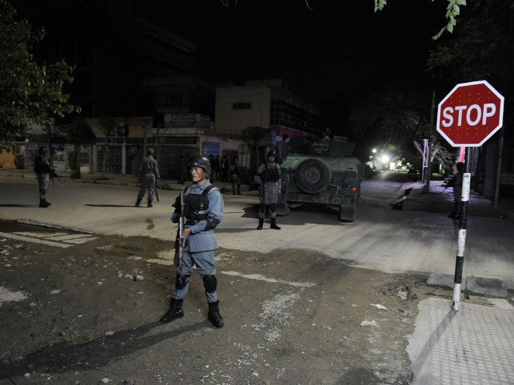 Ataque a hospedaria em Cabul [Foto: EPA]