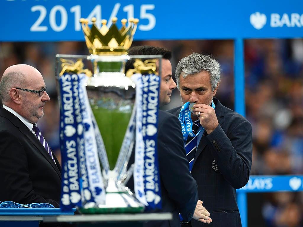 Chelsea recebe titulo de campeão Inglês (Reuters)