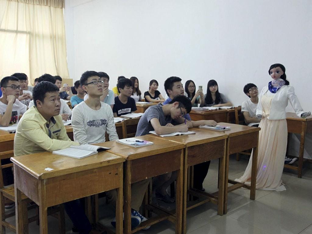 Universidade chinesa dá a primeira aula lecionada por robô (Reuters)