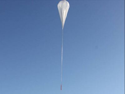 NASA lança balão para testar paraquedas supersónico - TVI