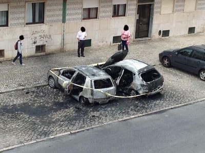 Nove viaturas incendiadas em Vialonga - TVI