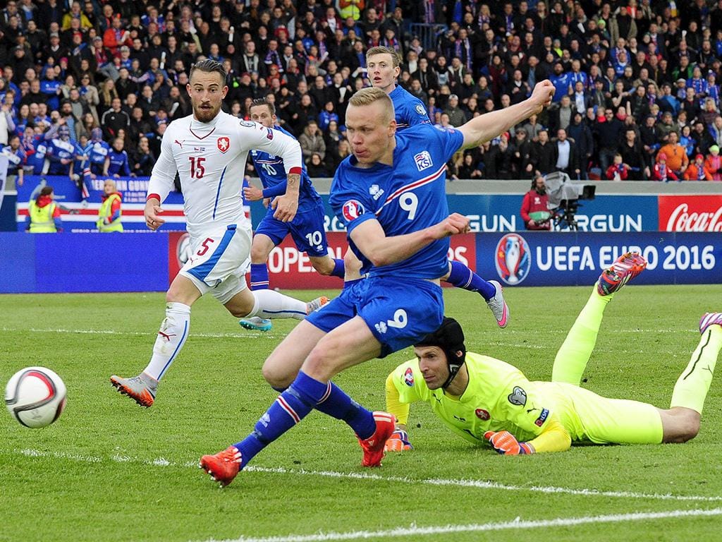 Islândia vs. República Checa