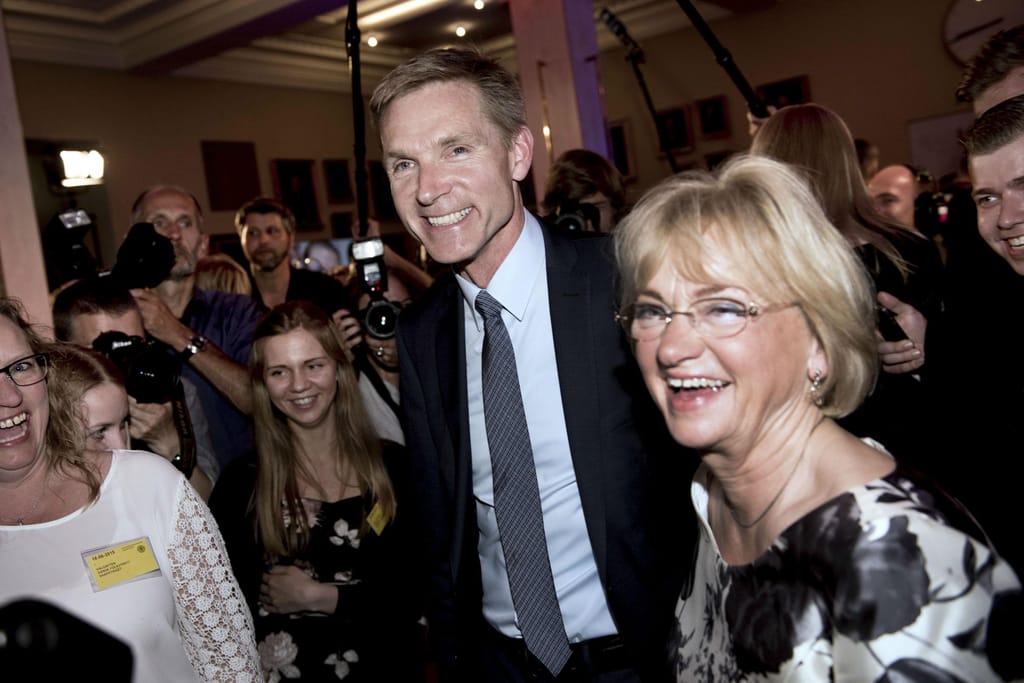 Kristian Dahl, líder do Partido Popular Dinamarquês festeja nomeação para primeiro-ministro do reino nórdico (Reuters)