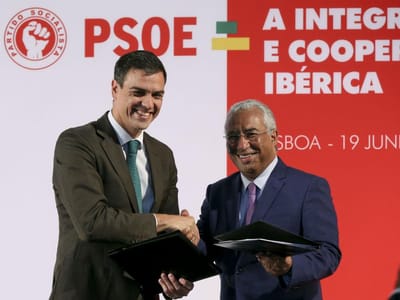 PS e PSOE assinam dois documentos de programa comum - TVI