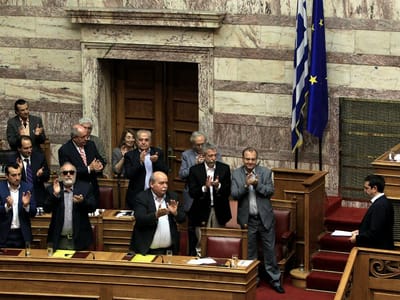 Parlamento grego vai passar as propostas, antecipa Syriza - TVI