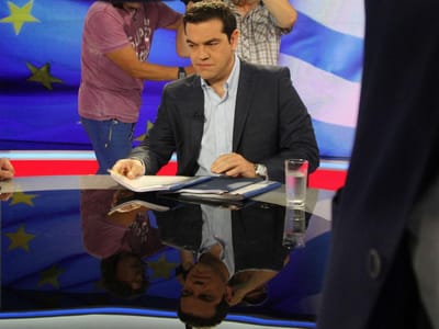 Tsipras garante realização do referendo no domingo e apela ao "não" - TVI