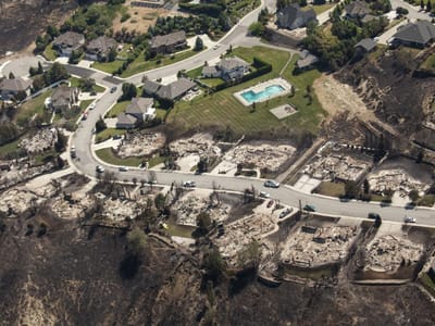 Incêndio destrói mais de 20 casas no noroeste dos EUA - TVI