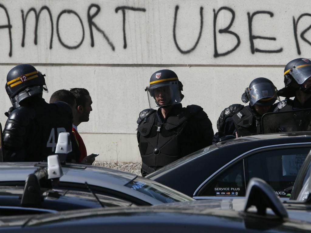 UberPop suspenso em França  Foto: Reuters / Charles Platiau