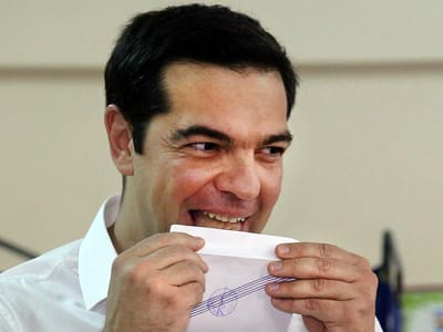 Grécia propõe 12 mil milhões em cortes e subida de impostos - TVI
