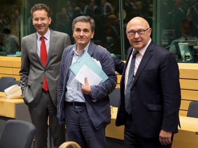 Eurogrupo aprova financiamento imediato à Grécia - TVI