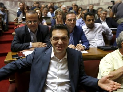 Tsipras quer deputados a aprovar resgate em dois dias - TVI