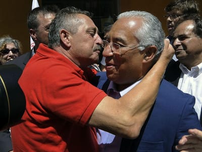 António Costa sai em defesa da descentralização - TVI
