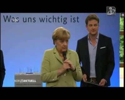 Merkel faz chorar jovem palestiniana refugiada na Alemanha - TVI