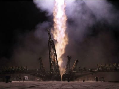 Nave tripulada Soyuz já fez acoplagem com êxito na EEI - TVI