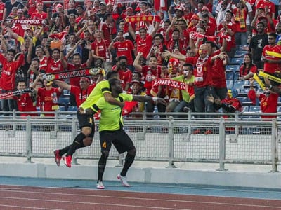 Um tal de Patrick Ronaldinho empata Liverpool em Kuala Lumpur - TVI