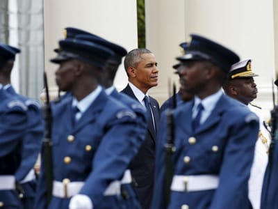 Histórias da Casa Branca: Obama em África, moral e risco - TVI
