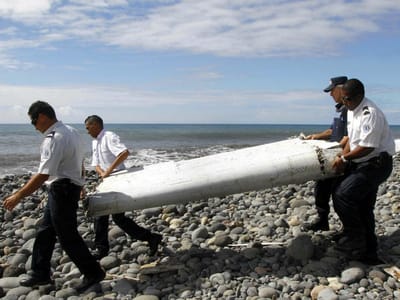 MH370: asa de avião já está em França para análise - TVI