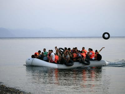 Força Aérea Portuguesa resgata 221 migrantes no Mediterrâneo - TVI