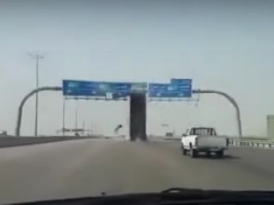 Camião derruba sinal aéreo em autoestrada - TVI