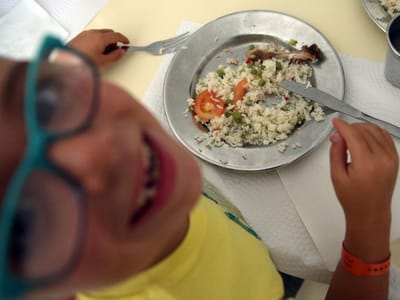 Crise leva mais pais a deixar de pagar pensão de alimentos - TVI