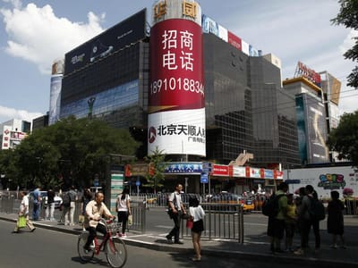 China suspende regra que permitia parar negociação bolsista - TVI