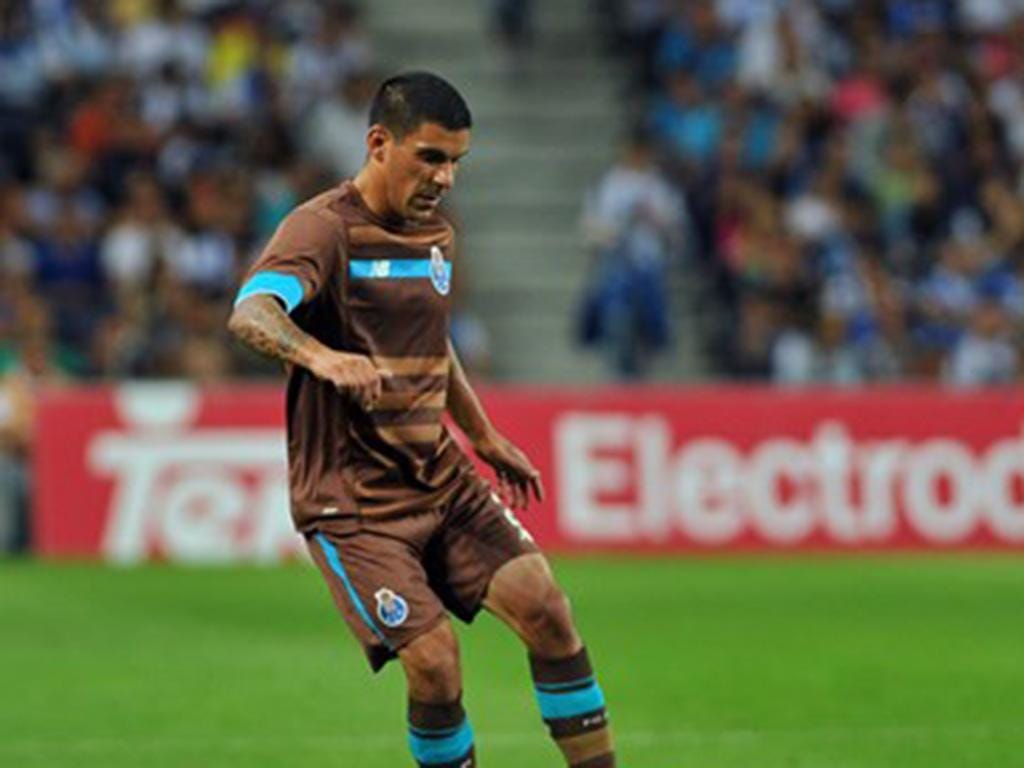 Maxi Pereira (Site FC Porto)