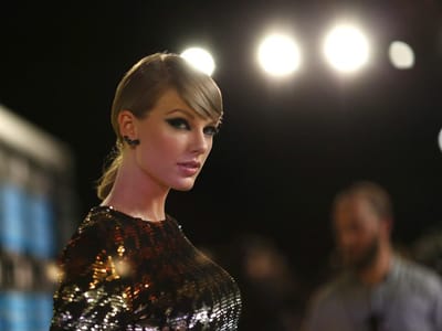 Taylor Swift faltou aos prémios MTV para ir a tribunal - TVI