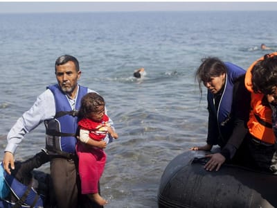 Tragédia na costa turca: 33 migrantes morrem em naufrágio - TVI