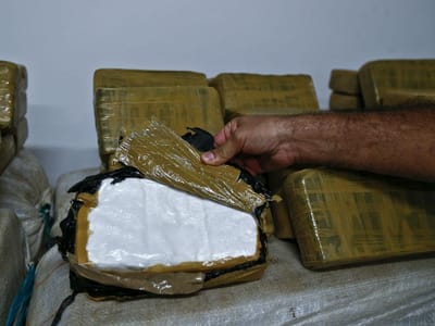 Correios de droga traziam grandes quantidades de cocaína para o Porto - TVI