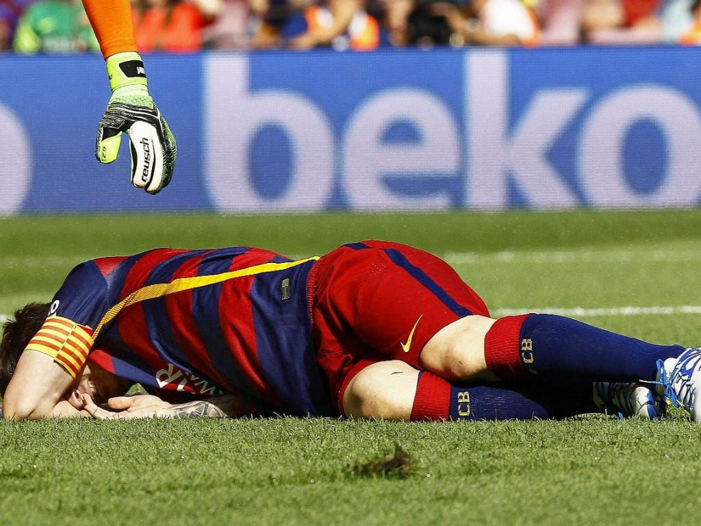 Messi lesionado (foto Lusa)