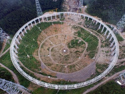 Maior telescópio do mundo vai procurar vida extraterrestre - TVI