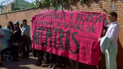 Prostitutas de Madrid limpam ruas após protesto - TVI