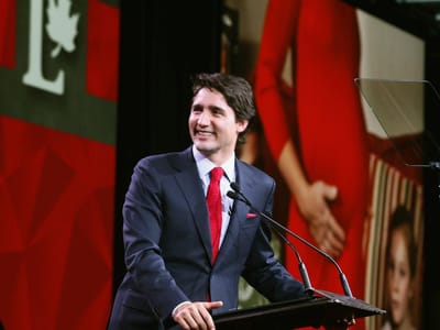 Canadá vai acolher 25 mil refugiados sírios até 1 de janeiro - TVI