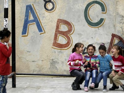 Ajuda de portugueses vai dar uma refeição a 1720 crianças durante um ano - TVI